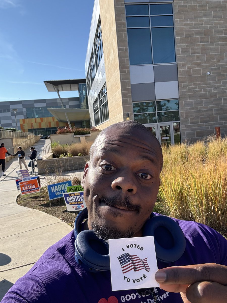 smokinscientist's tweet image. Got my vote on today. Lord the way, I re-read Question 1 (Freedom in Reproductive in Maryland) 50 million times before making my selection to protect reproductive rights &amp;amp; abortion access.
#IVoted #ReproductiveRights #Harris_Walz2024 #USElection2024