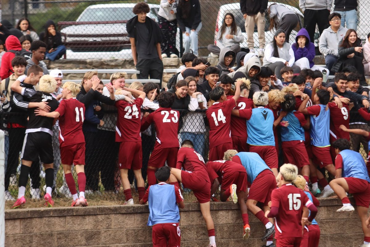Ossining UFSD (@ossiningschools) on Twitter photo ⚽ Congratulations to our Boys Varsity Soccer team who won against Mamaroneck 3-2. They advance to semi-finals which will be played tomorrow, October 31st against Scarsdale. Go O!⚽ #opride <a href="/OssiningSoccer/">Ossining Soccer</a> ⚽ Congratulations to our Boys Varsity Soccer team who won against Mamaroneck 3-2. They advance to semi-finals which will be played tomorrow, October 31st against Scarsdale. Go O!⚽ #opride <a href="/OssiningSoccer/">Ossining Soccer</a>