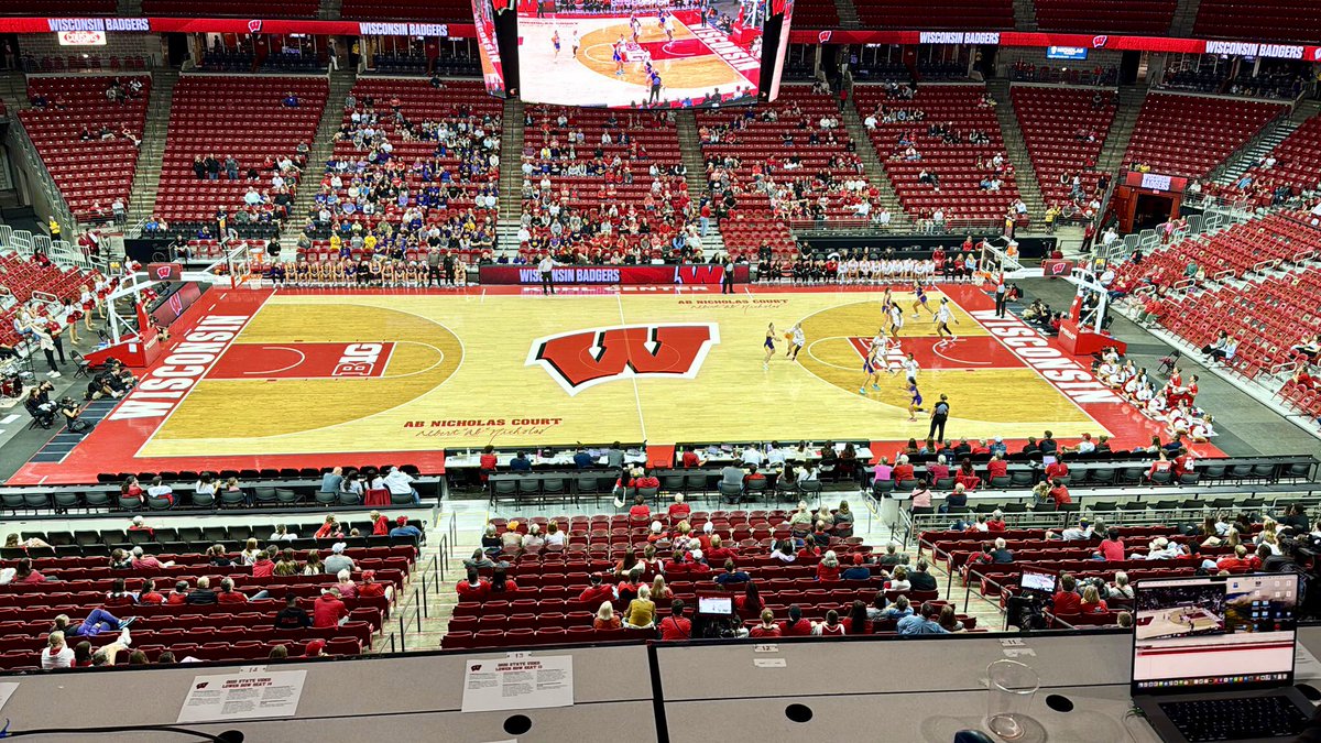CoachHockett's tweet image. To all that helped paint the Kohl Center purple 💜 we can’t thank 🙏 you enough

We talked throughout our preparation about having No Fear &amp;amp; No Regrets, and @UWSPWBB 🏀 left Madison last night epitomizing that mindset

Back to work today &amp;amp; can’t wait for what’s to come #Pointers