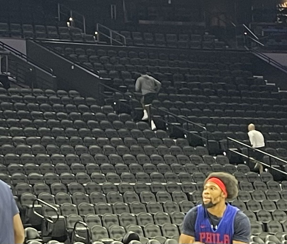 CiavoNBA's tweet image. Paul George with some Rocky action this morning