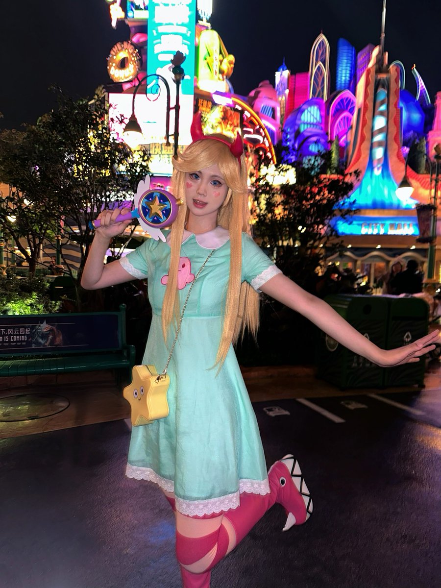 yangtuo811's tweet photo. Star in Disneyland🌟

#starbutterfly #StarVsTheForcesOfEvil
#cosplay https://t.co/l5VLzFEAve