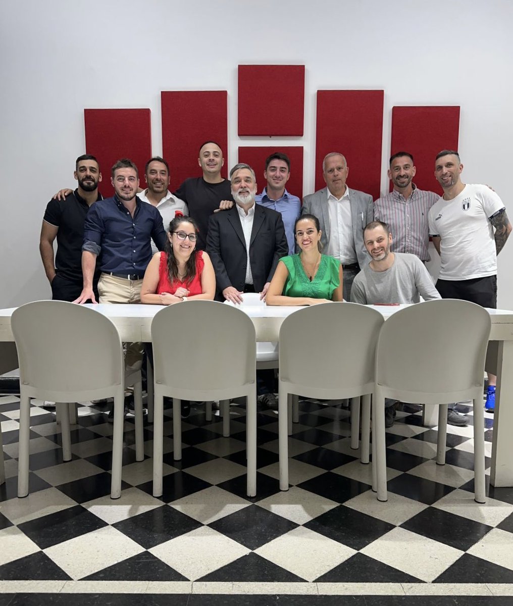 En el día de ayer, nos reunimos junto a los representantes de socios e integrantes de la agrupación para analizar el balance de la próxima asamblea del lunes 4 de noviembre.