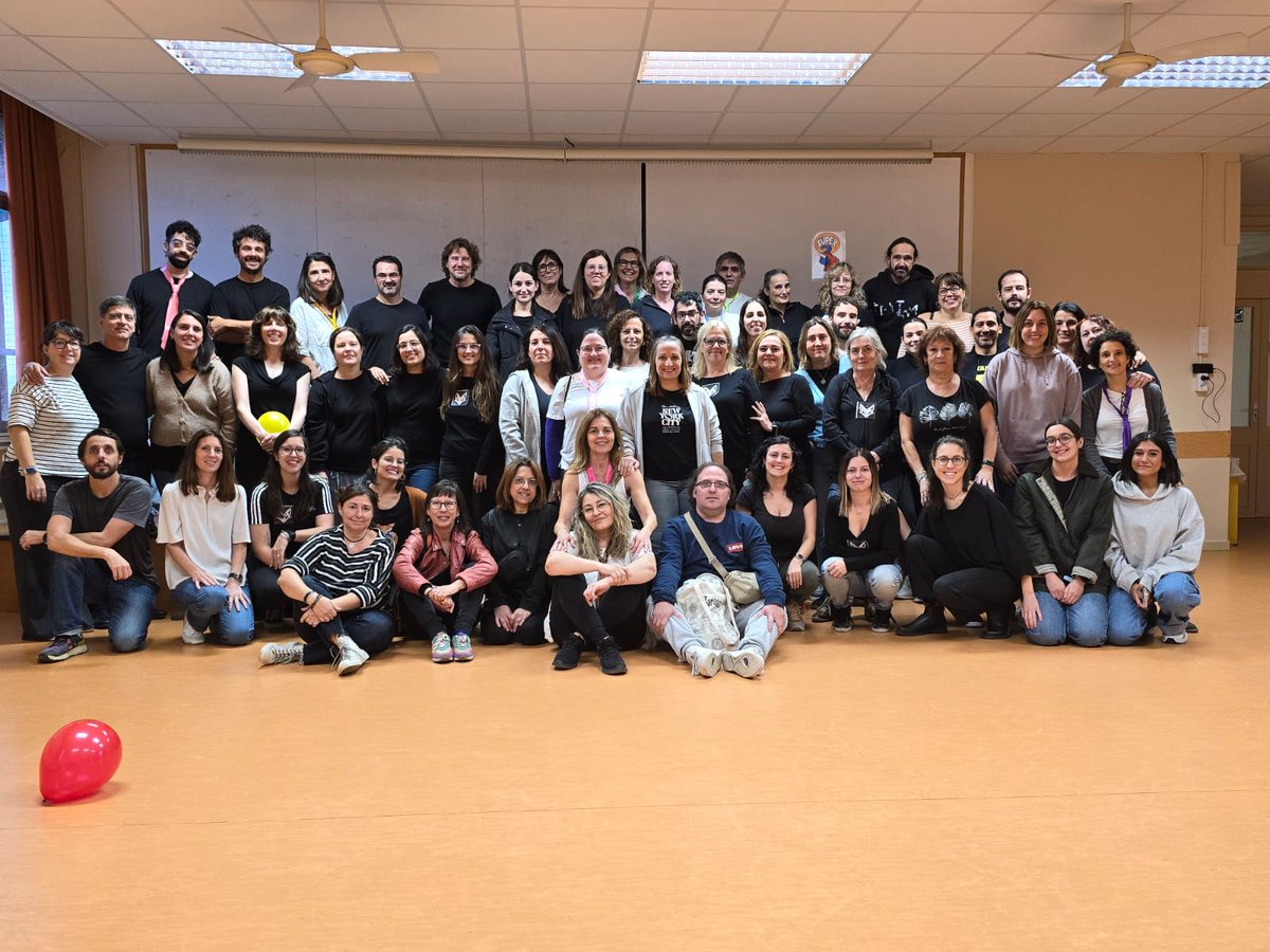 MarieMcferrer's tweet photo. Jornades d'equip EAP GUINEUETA
Gràcies companys per un matí lúdico formatiu molt divertit!!!! https://t.co/oaShLmNHnx