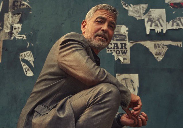 Жорж Клуни дандаа А зэрэглэлийн үнэтэй жүжигчин байсан. Гэхдээ ганцхан бизнес төсөл, шартаад хэвтэж байхдаа сэдсэн санаагаараа жүжигчний цалингаас их буюу 250 сая доллар олжээ. Тэр тухай түүх. 😉