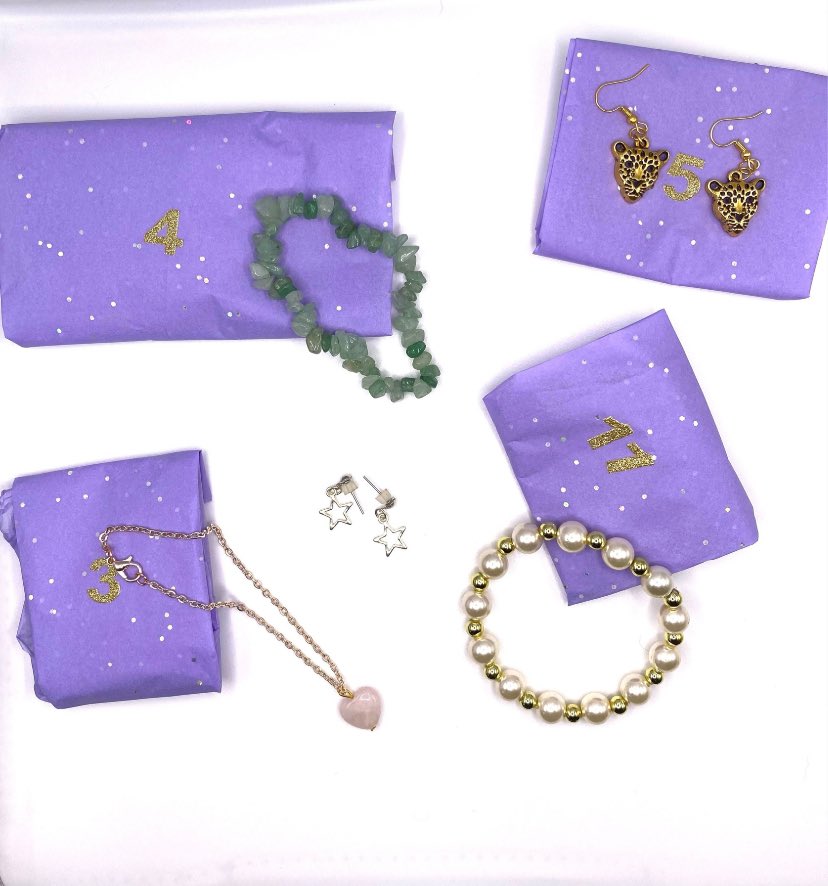 Jewellery Advent Calendars starting from £7.50 💜 Mixture off our unique pieces and our bestsellers purpleelfjewellery.etsy.com/listing/133541…

#ChristmasGiftIdeas #jewellery #smallbiz #handmade #adventcalendar