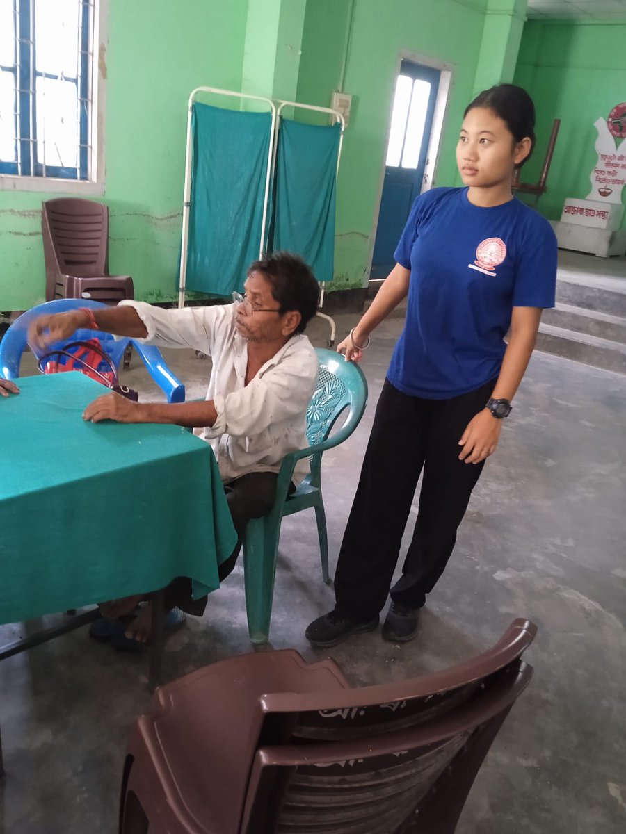 HariUnit's tweet photo. Hospital Volunteering at Azara PHC  by NSS volunteers of Hari Gayatri Das College, ASSAM  under #DiwaliwithMYBharat campaign #YehDiwaliSevaKeSath @_NSSIndia @YASMinistry @mansukhmandviya @khadseraksha @himantabiswa @nss_rdguwahati @NssrdD @GUCampusNSSUnit https://t.co/2KzQ0BlWBM