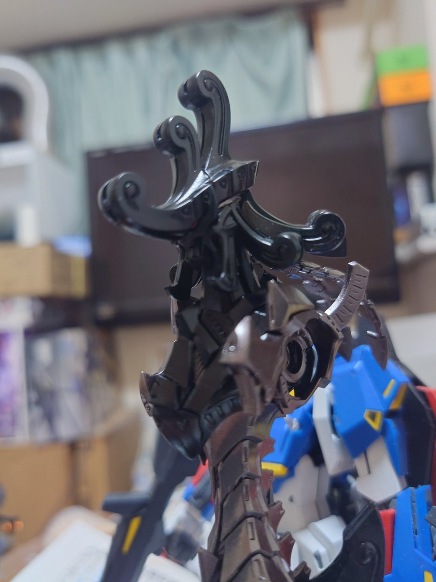 #ファイブスター物語
睨み目が素敵です。
顔だけで満足しそうになるのが永野センセのデザインの怖いとこだ。
残りパーツもがんばんべー。