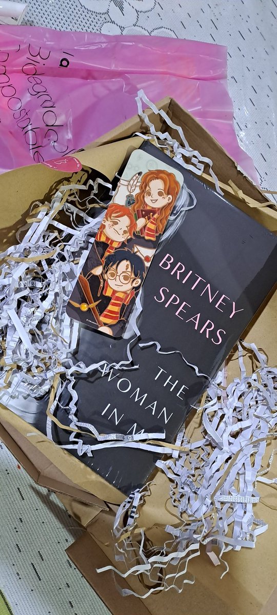 FenyJo's tweet photo. @basebuku Paling mahal kalo satuan, bukunya Britney Spears yang Woman in Me. Kalau set, ya Harry Potter versi Bloomsburry https://t.co/EvZha6QFnC