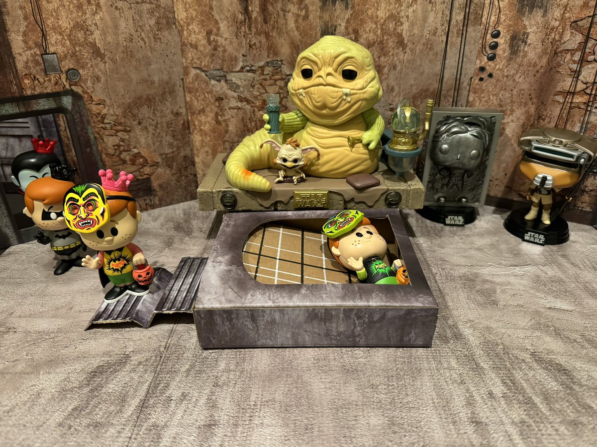 DarthFreddySE's tweet image. Trick or treat

“Trick, Oh Oh Oh Ha Ha Ha”

#Funkoween #FunkoPhotoADayChallenge  #FunkoFam