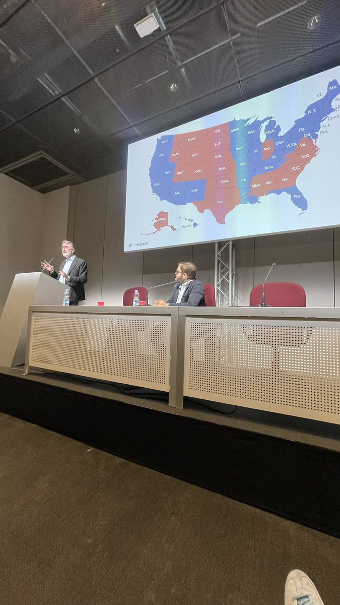 Si parla di rosso e blu… non il Bologna, e neanche il Genoa…
Lezioni di comunicazione dalle Elezioni Americane
<a href="/beamediacompany/">Bea – Be a Media Company</a> <a href="/marcobardazzi/">Marco Bardazzi</a> <a href="/lorepregliasco/">Lorenzo Pregliasco</a> 
<a href="/IABItalia/">IAB Italia</a>