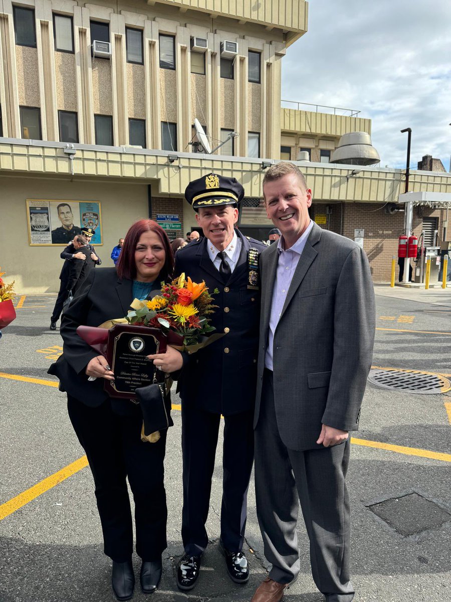 NYPDBklynSouth's tweet photo. Congratulations to our very own Det. Brian Laffey on receiving the prestigious Chief Brennan Award! 🏆 Your dedication, integrity,  and commitment to justice are an inspiration to us all. Thank you for all you've done and for always keeping our community safe! 👏 https://t.co/1eKndhPbIq