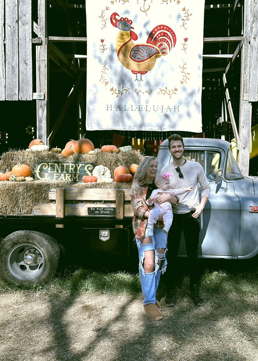 lindeelink's tweet photo. October 🧡🎃🍂 https://t.co/ZJKf71lIDj