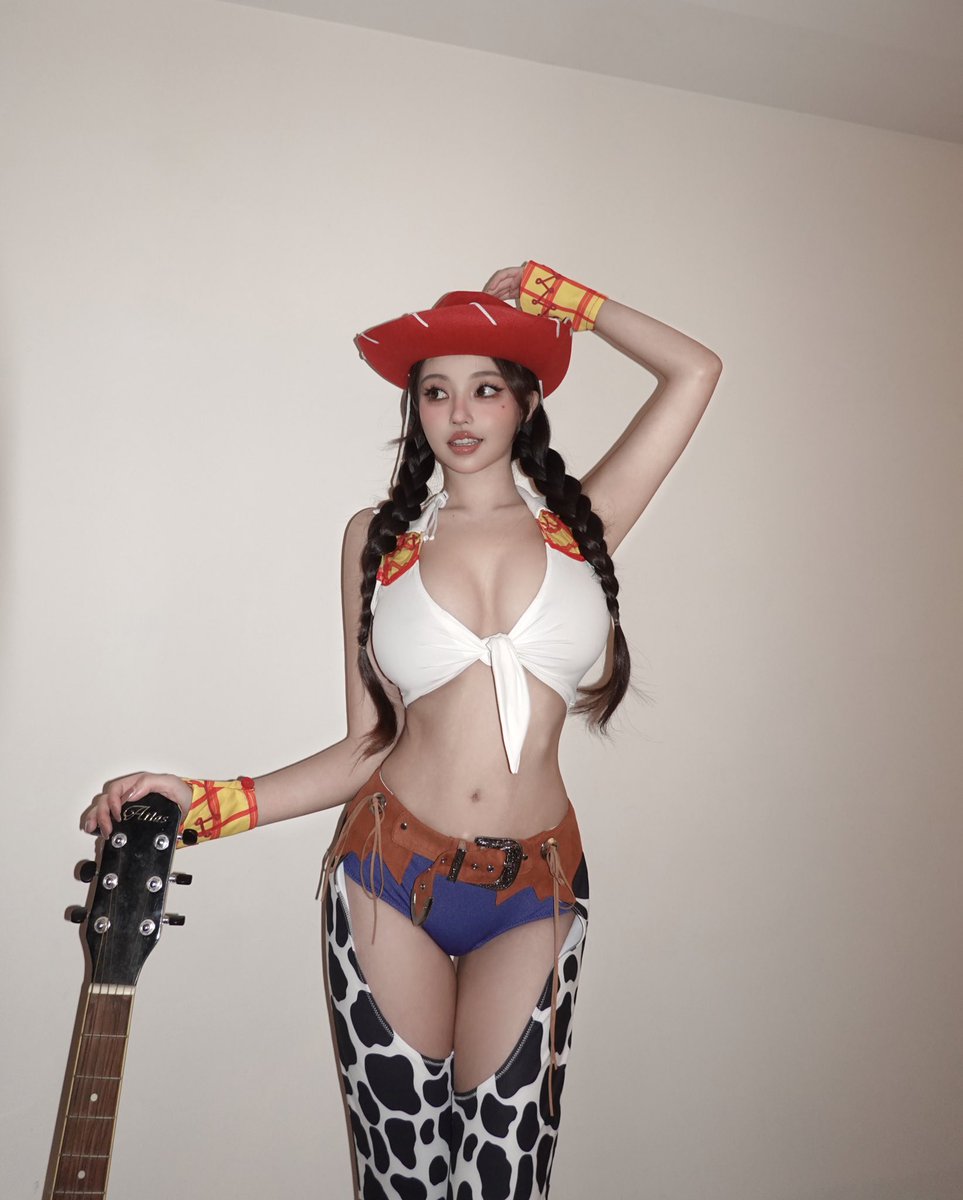 lovelynnisland's tweet photo. Yee haw!🤠🤘🏽🎸
Happy Halloween kids https://t.co/RL2MGj81ZJ