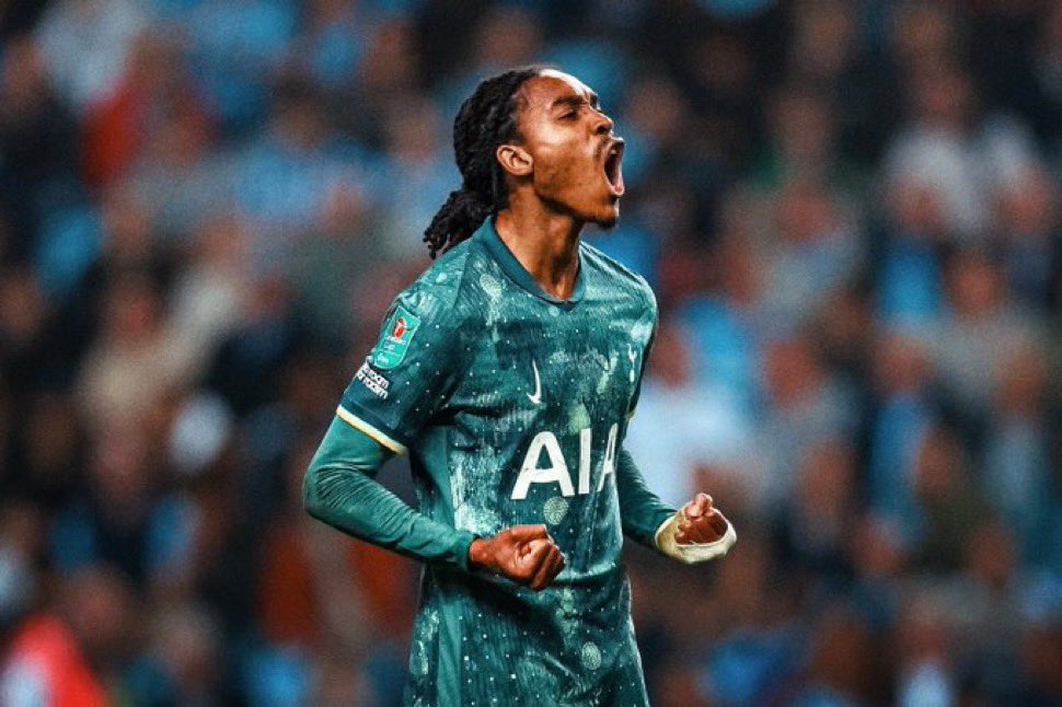 ‼️🎙️Djed Spence:

"I cried when I first heard the news that I was going to sign for the Club.

The journey is never easy, so when you get to a big stage in your career when you're signing for a club of the size of Tottenham, it felt like all the hard work to get to that point had