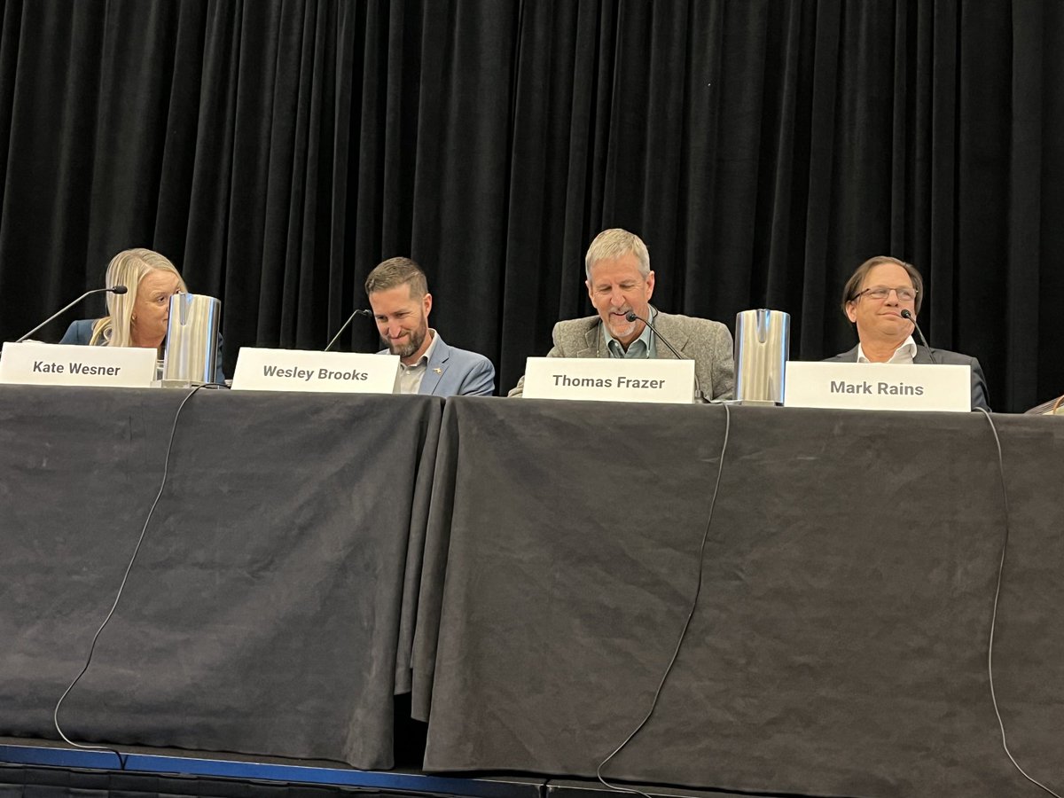 Hearing from Krista Slyter ⁦<a href="/FLDEPNews/">Florida DEP News</a>⁩ talking resilience projects and huge kudos from programs dream team, FL’s CRO, Flood Hub director and CSO, thanks from ⁦<a href="/FloridaSeaGrant/">Florida Sea Grant</a>⁩ for speaking at Flooding Adaptation Symposium