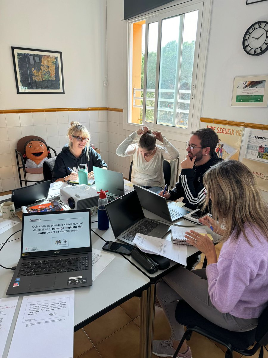 SE_SantsM's tweet photo. 🧵🗣️Comencem el taller #ULAE a l’Escola Jesuïtes Poble Sec @SantPereClaver. #llenguaicohesiósocial #competènciaplurilingüe #usoslingüístics #ELICCEB https://t.co/uMxIquNNz1