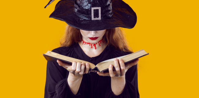 Halloween horror from this side of the Atlantic with Stephen King
This Halloween month, Crime Corner's Professor Jerry stays in the United States to bring you some horror with the king of crime, Stephen King.
ow.ly/Pz7Y50TM5Kl
 #StephenKing #HalloweenHorror #CrimeFiction