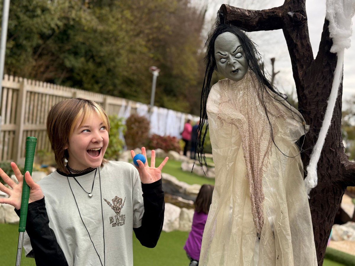 ChinaFleet's tweet image. 👻🎃Join in the Spooktacular fun at our Halloween-themed Woodland Adventure Golf!
Running until Sunday 3rd November, with a FREE goody bag for every child!
Just turn up, pay and play!
T&amp;amp;Cs apply
#adventuregolf #halloween #funthingstodo #family #cornwall #minigolf
