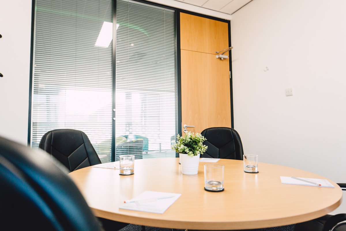 BusinessTheDeep's tweet image. Our suite of rooms are ideal for any meeting requirements🏢

We can accommodate 1-2-1 meetings in the Ephyra Suite, to smaller groups in our Gentoo Suite or larger gatherings of up to 55 guests in our Conference Room🖥

ow.ly/1MMM50TW9Il

#TDBC #MeetingRooms #ConferenceRoom