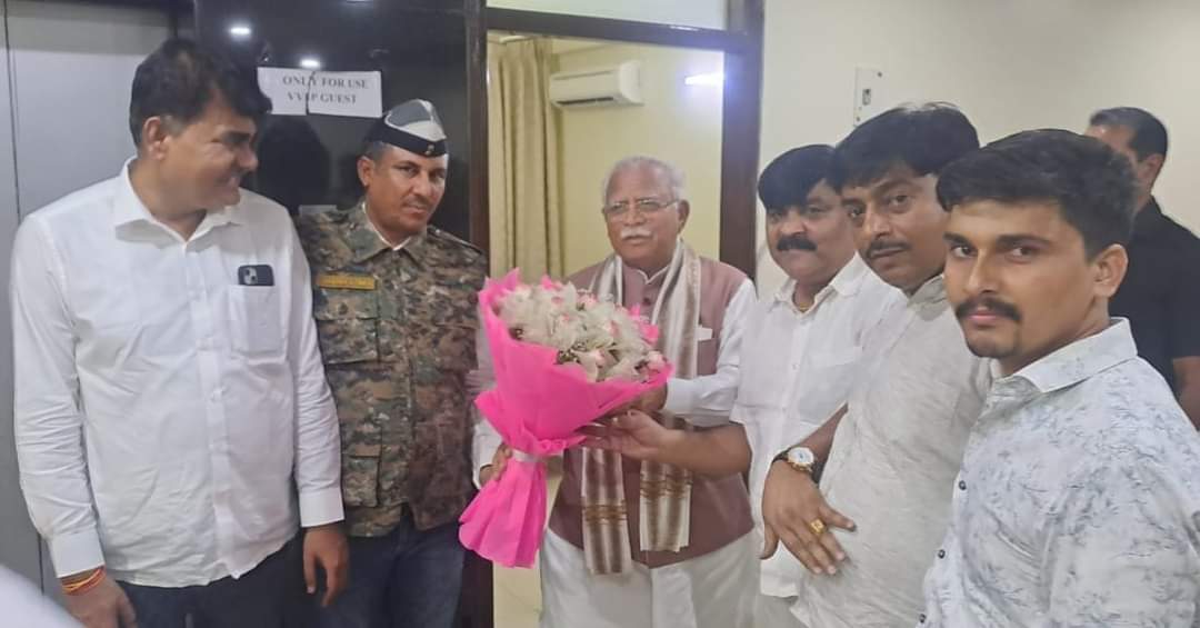 bjpsurendersing's tweet photo. आज माननीय केंद्रीय मन्त्री श्री @mlkhattar जी से स्नेह भेट कर दिपावली की हार्दिक शुभकामनाएं दी 
@BJP4Delhi @BJP4Haryana @BJP4India @NayabSainiBJP #commandosurendersingh https://t.co/Lc5k5QSAbx