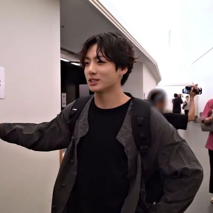 A new person has moved into the neighbourhood.

Don't you want to say hello to your new neighbour?