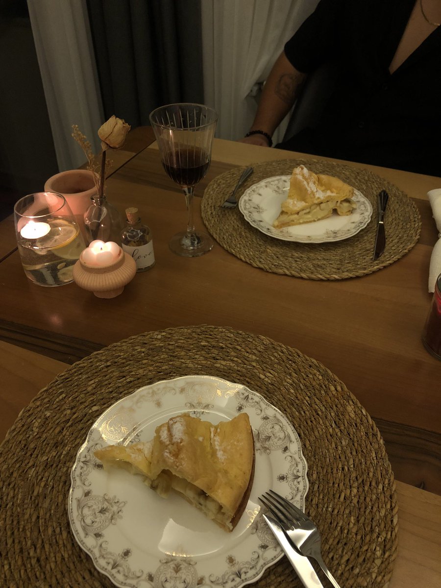 En sevdiğimiz restorantın yemeklerini kendimiz yaptık.
İkinci yılımız kutlu olsun canım kociş, nice birlikte sağlıklı senelere ♥️