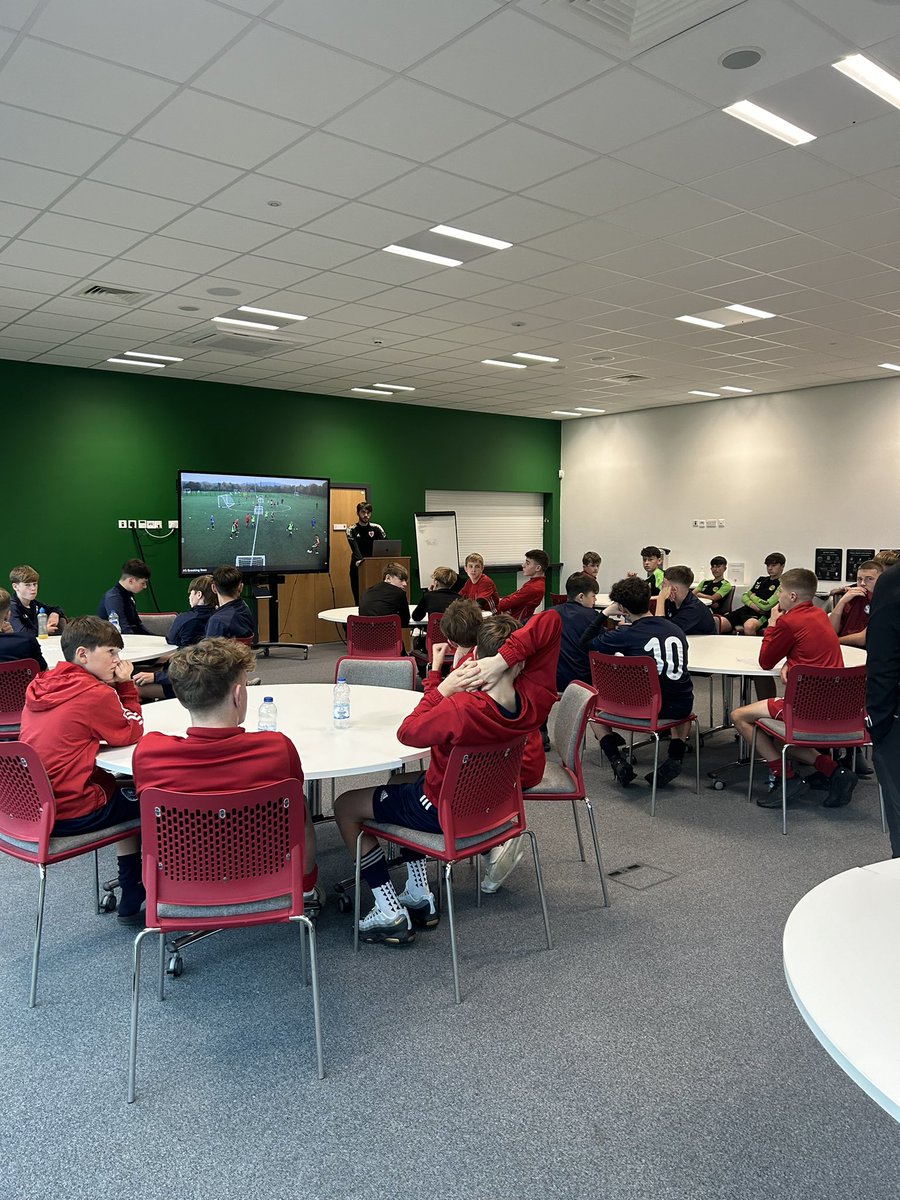 Really enjoyed my first day as part of the coaching team on the <a href="/FAWales/">FA WALES</a> national academi regional programme. Some really fantastic talent on show. Looking forward to the next contact. ⚽️