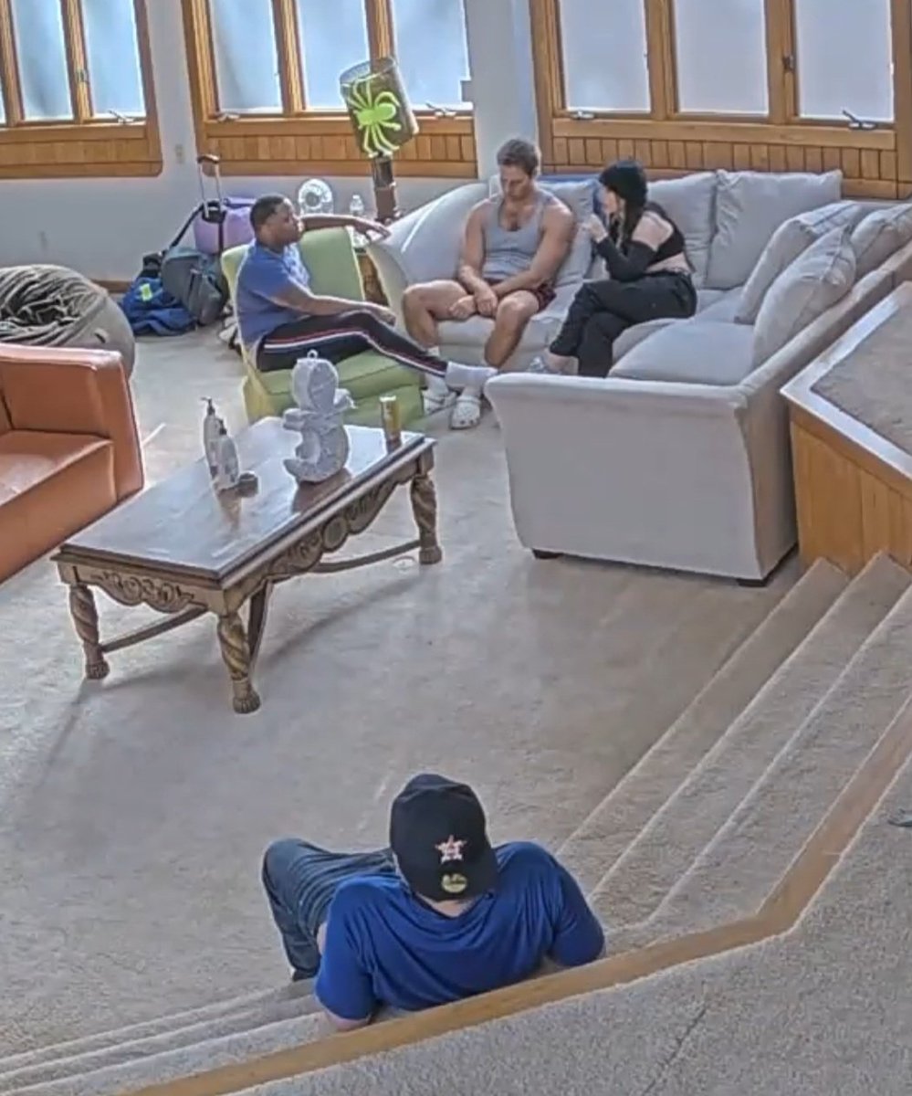 plutonium4570's tweet image. A king exiled from his castle
#fishtanklive #bb7