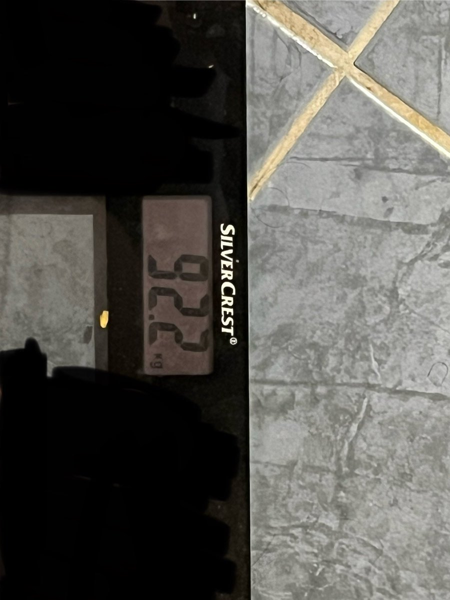 My lw was 91.2 kg. I got here after going back 97kg. I’m 1 kg away from my own now. I can do this. I can get skinny.