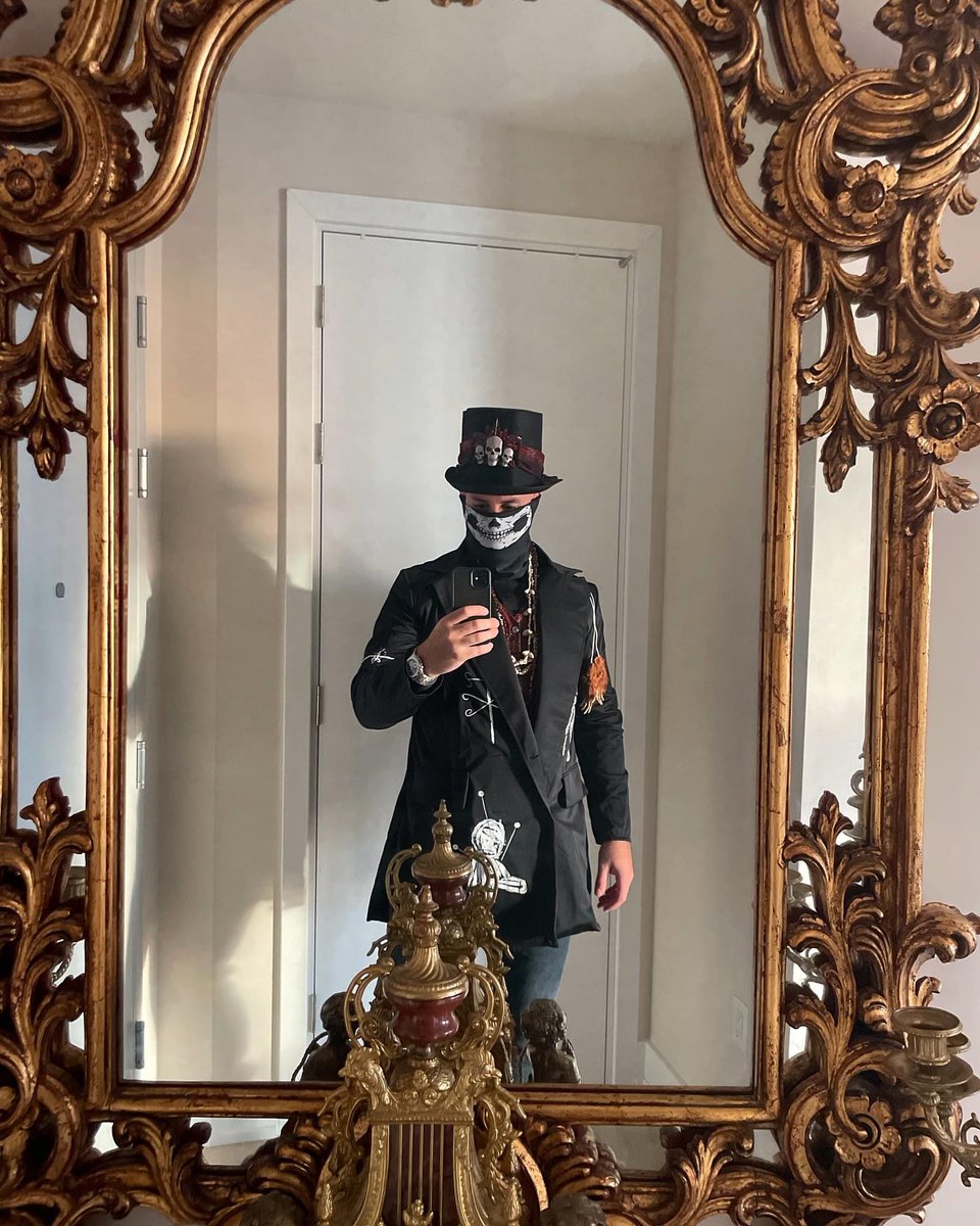 tariktalk's tweet photo. Papa Legba💀 #Halloween #fitcheck
#papalegba #papálegba #ahs #neworleans https://t.co/lakNYjrx5P