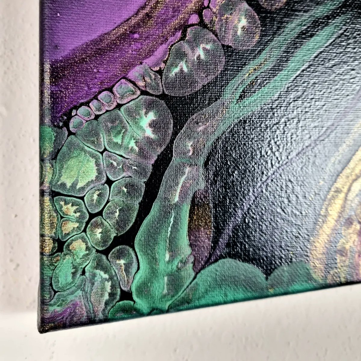 Perfect interference pearl cells! Fluid abstract painting on black canvas.
Tutorial on my youtube channel 😉