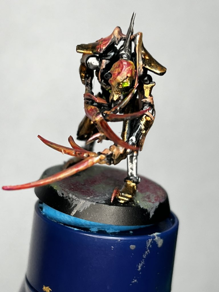 TheKnottyGamerG's tweet photo. So since it’s spooky season i finally got the motivation to finish my back log of necrons. These guys are my favorite unit in this army the flayed ones. https://t.co/DRkkCvmJ8t