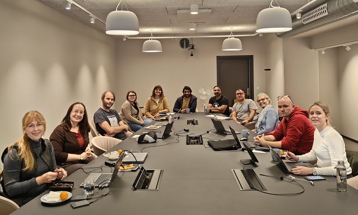 stenichele's tweet image. Very engaging workshop today at the Østfold AI (#ØAI) hub at @hiofnorge, on the topic of "AI for researchers". 

Thanks Marianne Hagelia for leading the workshop, and Leonora Bergsjø &amp;amp; Anne Marthe Fosdahl for co-organising!