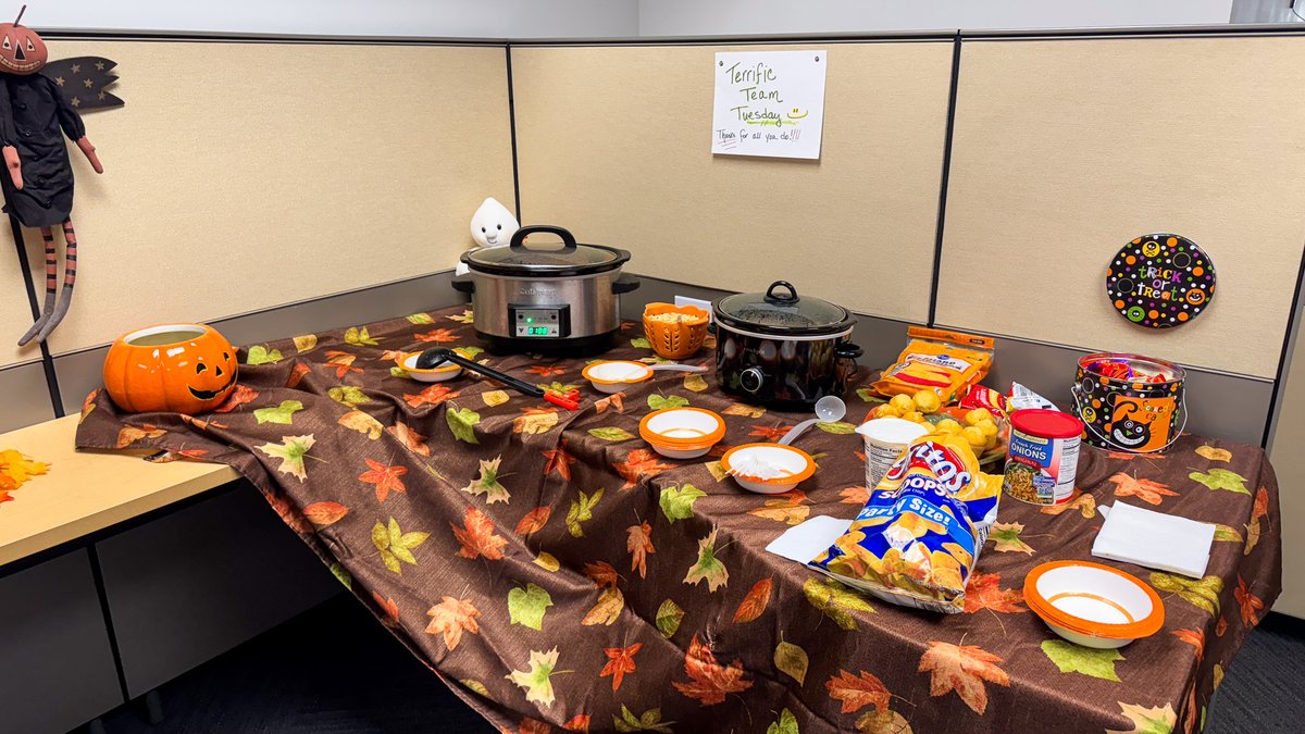 The_Waterworks's tweet photo. On Tuesdays, we celebrate!

Yesterday was 'Terrific Team Tuesday,' a time for our dedicated Customer Service team to unwind, share a delicious homemade lunch, and enjoy some sweet treats. It's our way of recognizing their hard work and celebrating the week's achievements. https://t.co/IIS1VlTmvq
