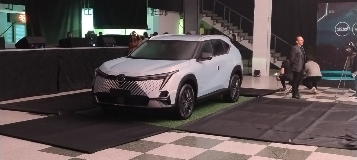 gataca73's tweet image. La marca #GACMotor presentó en #Colombia un nuevo portafolio de eléctricos, híbridos y combustión de origen chino. El sedán eléctrico Aion ES en 95 mills, la SUV Aion Y Plus electrica en 128.5 mills, el deportivo EMZOOM R Styles en 130 mills y la SUV híbrida EMKOO HEV de 150mlls.