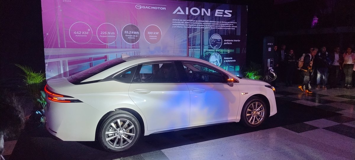 gataca73's tweet image. La marca #GACMotor presentó en #Colombia un nuevo portafolio de eléctricos, híbridos y combustión de origen chino. El sedán eléctrico Aion ES en 95 mills, la SUV Aion Y Plus electrica en 128.5 mills, el deportivo EMZOOM R Styles en 130 mills y la SUV híbrida EMKOO HEV de 150mlls.