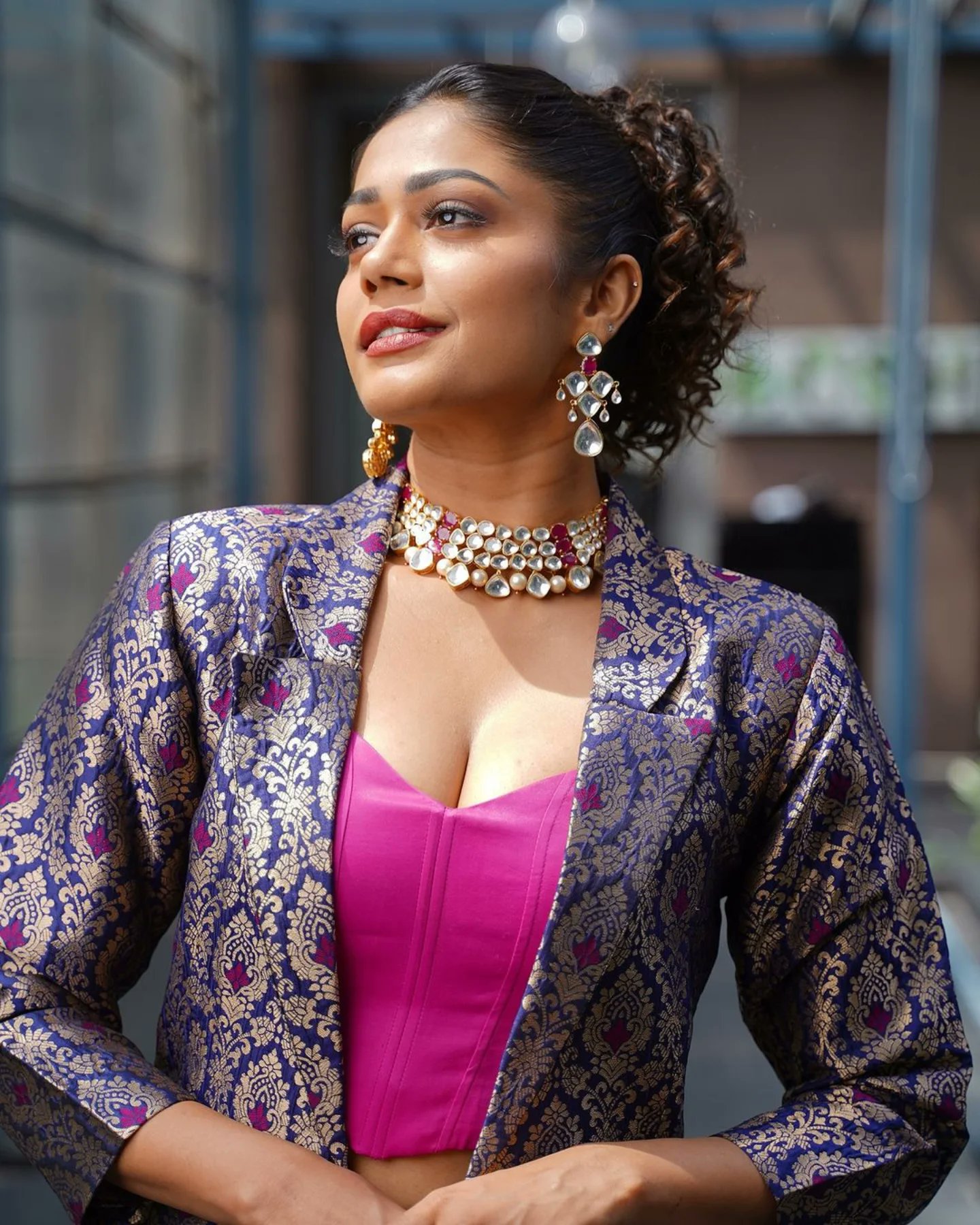 GbJc0_0aoAAP4F5?format=jpg&name=large