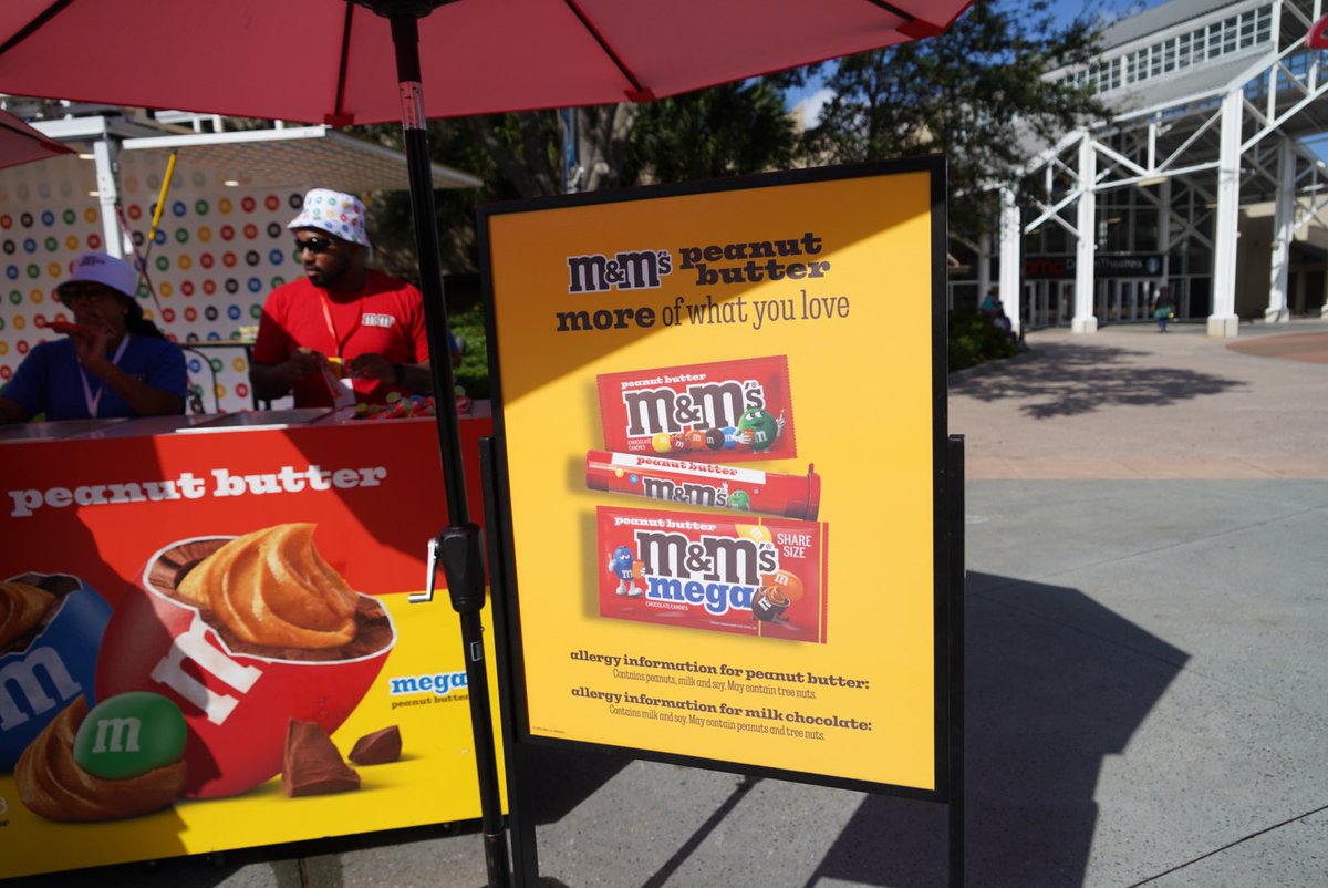 Mousesteps's tweet image. M&amp;amp;M’s is giving out free packs at Disney Springs #mnms #disneysprings