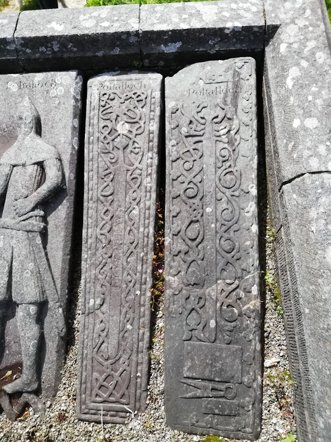 Day 30 of #31DaysOfGraves - Scrollwork

We were spoilt for choice again looking for today's image from a Scottish kirkyard. In the end we chose these wonderful graveslabs, packed with ornate carved scrollwork, from Kilmartin, Argyll.

Note how they were reused in later centuries.
