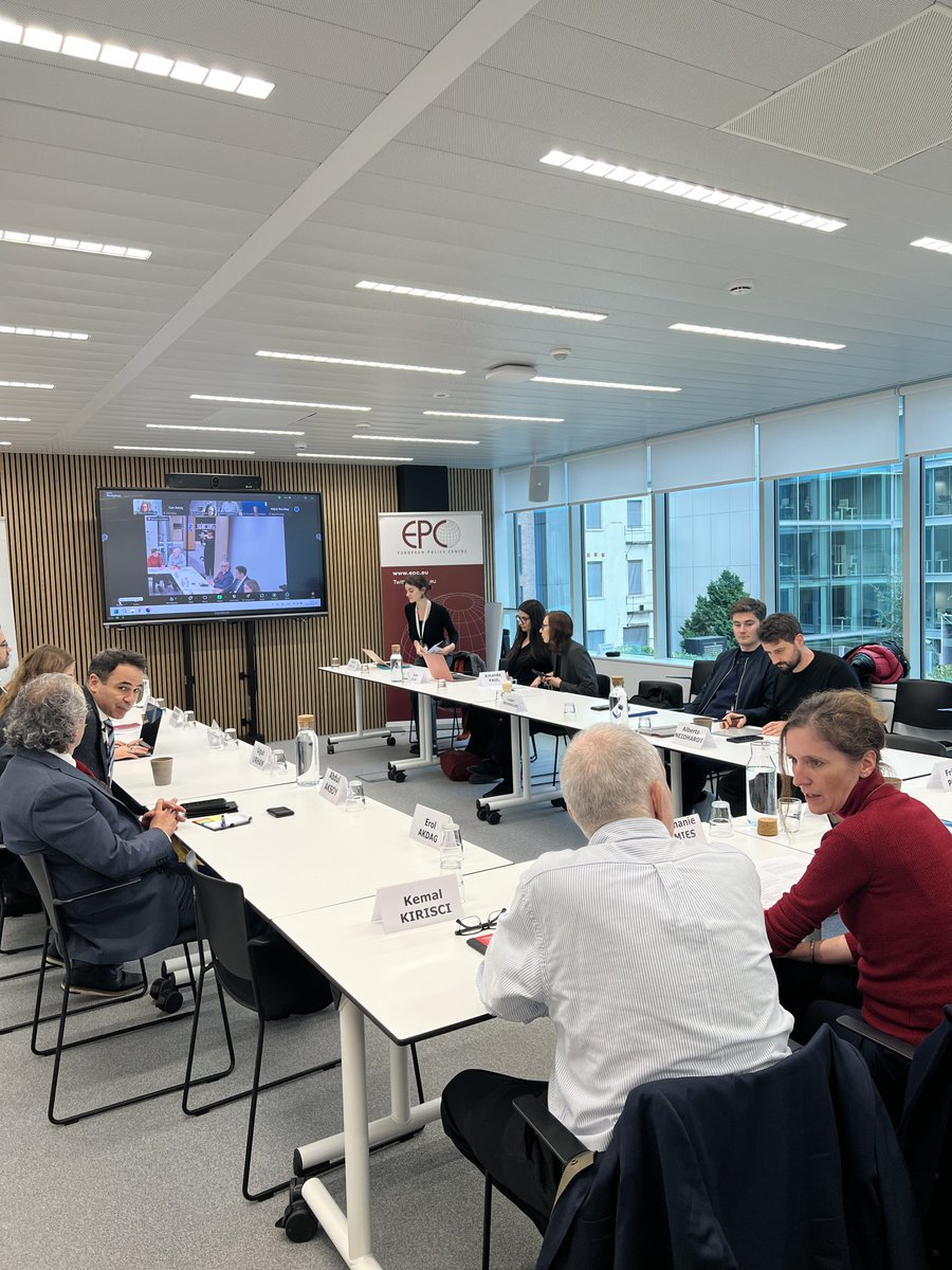 Maastricht University Brussels Hub (@maastrichtu_bxl) on Twitter photo 📢Today <a href="/MaastrichtU_BXL/">Maastricht University Brussels Hub</a> is hosting the <a href="/epc_eu/">European Policy Centre</a> & Connecting Europe project for a roundtable on boosting socio-economic self-reliance for Syrian refugees within the EU-Türkiye framework. Co-funded by the EU and featuring a <a href="/MaastrichtU/">Maastricht University</a> alumnus as part of their programme! 🇪🇺🇹🇷 📢Today <a href="/MaastrichtU_BXL/">Maastricht University Brussels Hub</a> is hosting the <a href="/epc_eu/">European Policy Centre</a> & Connecting Europe project for a roundtable on boosting socio-economic self-reliance for Syrian refugees within the EU-Türkiye framework. Co-funded by the EU and featuring a <a href="/MaastrichtU/">Maastricht University</a> alumnus as part of their programme! 🇪🇺🇹🇷