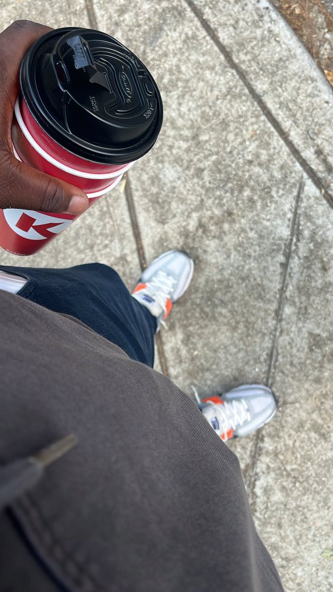 Tight pants fresh tee bankroll on me😮‍💨