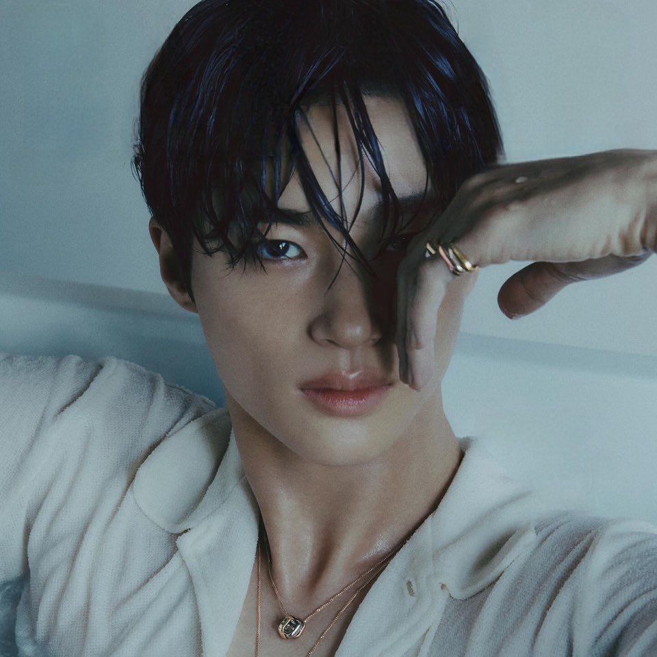 Happy 33rd birthday to the talented Byeon Wooseok.