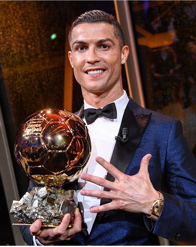 Rickfuckking's tweet photo. A grande verdade é que a bola de ouro de 2017 foi a última 100% justa. https://t.co/OvoljSz8Sl