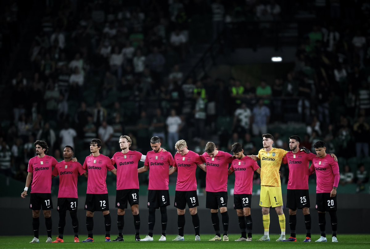 O que não nos mata, torna-nos mais fortes.

O SPORTING SOMOS NÓS 💚