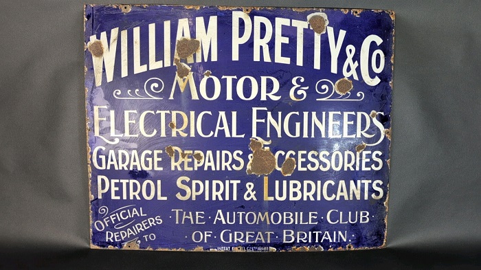 CheffinsMachine's tweet photo. The catalogue for the Automobilia sale is online NOW! Promotional and decorative items going under the hammer on 23rd November. Click on the link to view the catalogue https://t.co/tL4F07Zipp
#enamelsign #enamelsigns #automobilia #petroliana #dunlop #duckhams #marchal https://t.co/dW2mPZLjoz