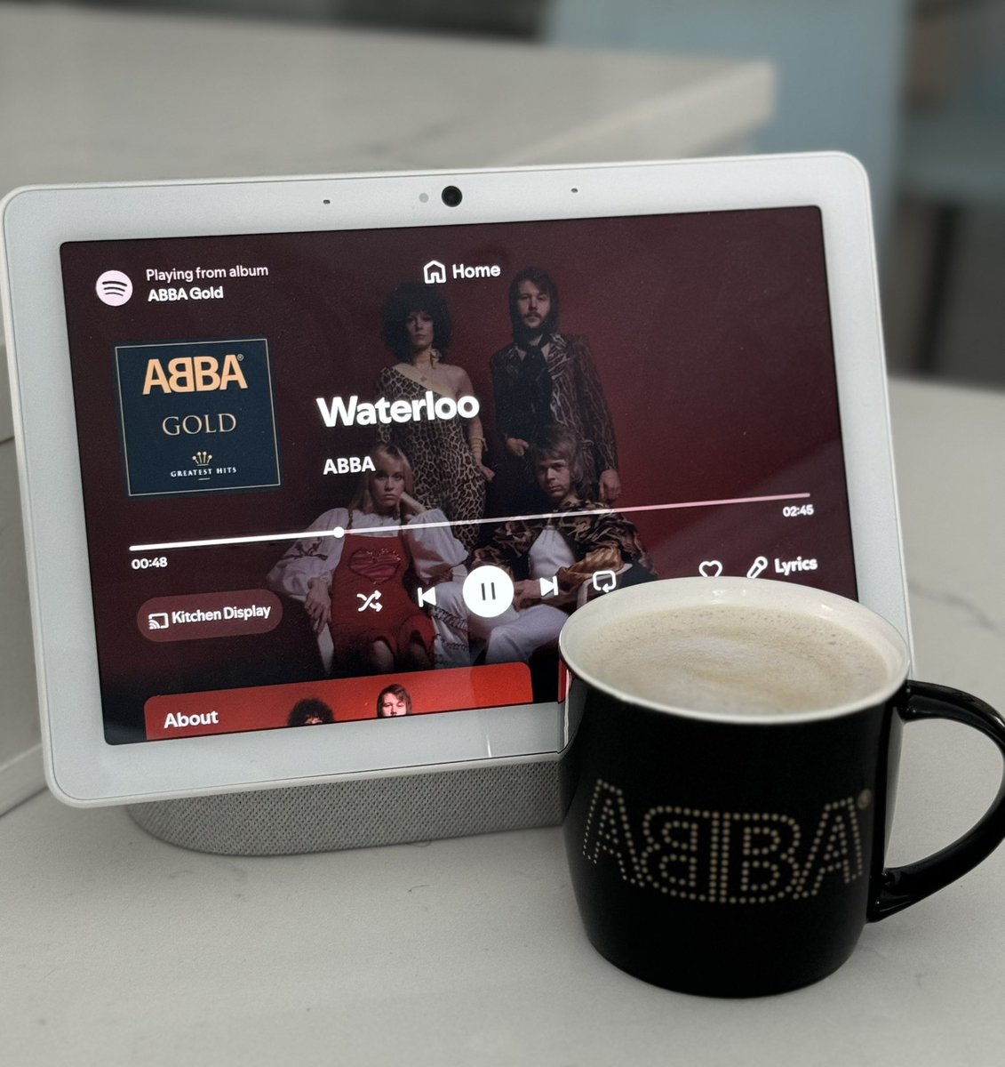 marka999's tweet image. today’s coffee break is sponsored by @martincollins_8 

thank you for the lovely gift from your recent trip to Sweden

#MugCollection
@abba
@ABBATheMuseum 

⚡️🎶🎸🎤🎹🎶⚡️