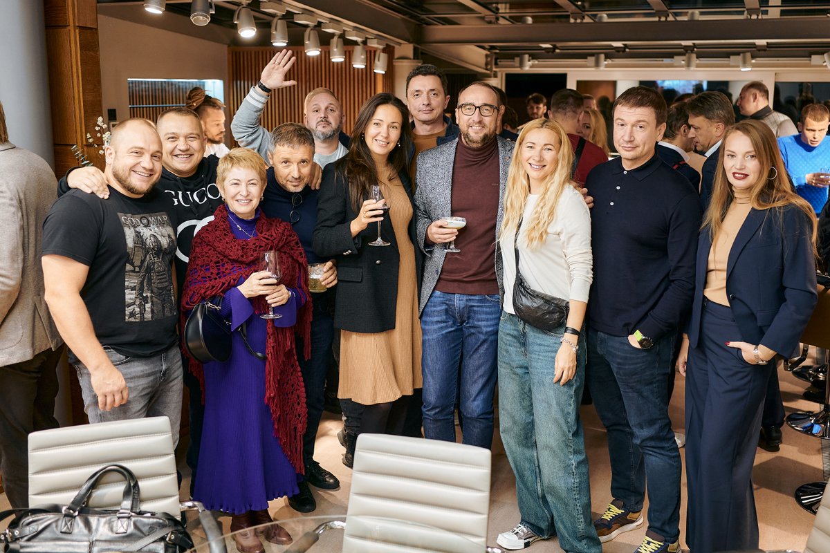 CEOClubUkraine's tweet photo. The CEO Club recently hosted a general meeting of the community. This is one of the most favorite formats among the members — an opportunity to meet, chat, and exchange news with fellow club members in a friendly atmosphere. https://t.co/PjZejNURsg