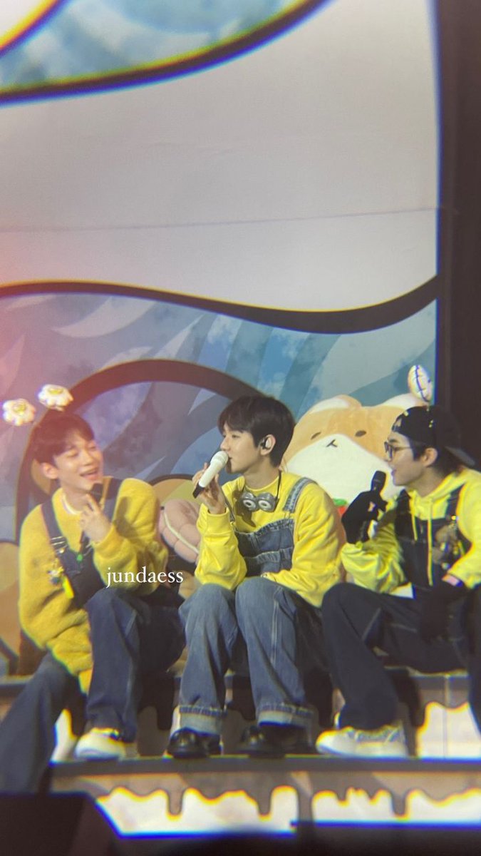 otherthings_to's tweet photo. 다람쥐들아 기념일 축하해 🦖🐶🐱 https://t.co/6djLHR2wtG
