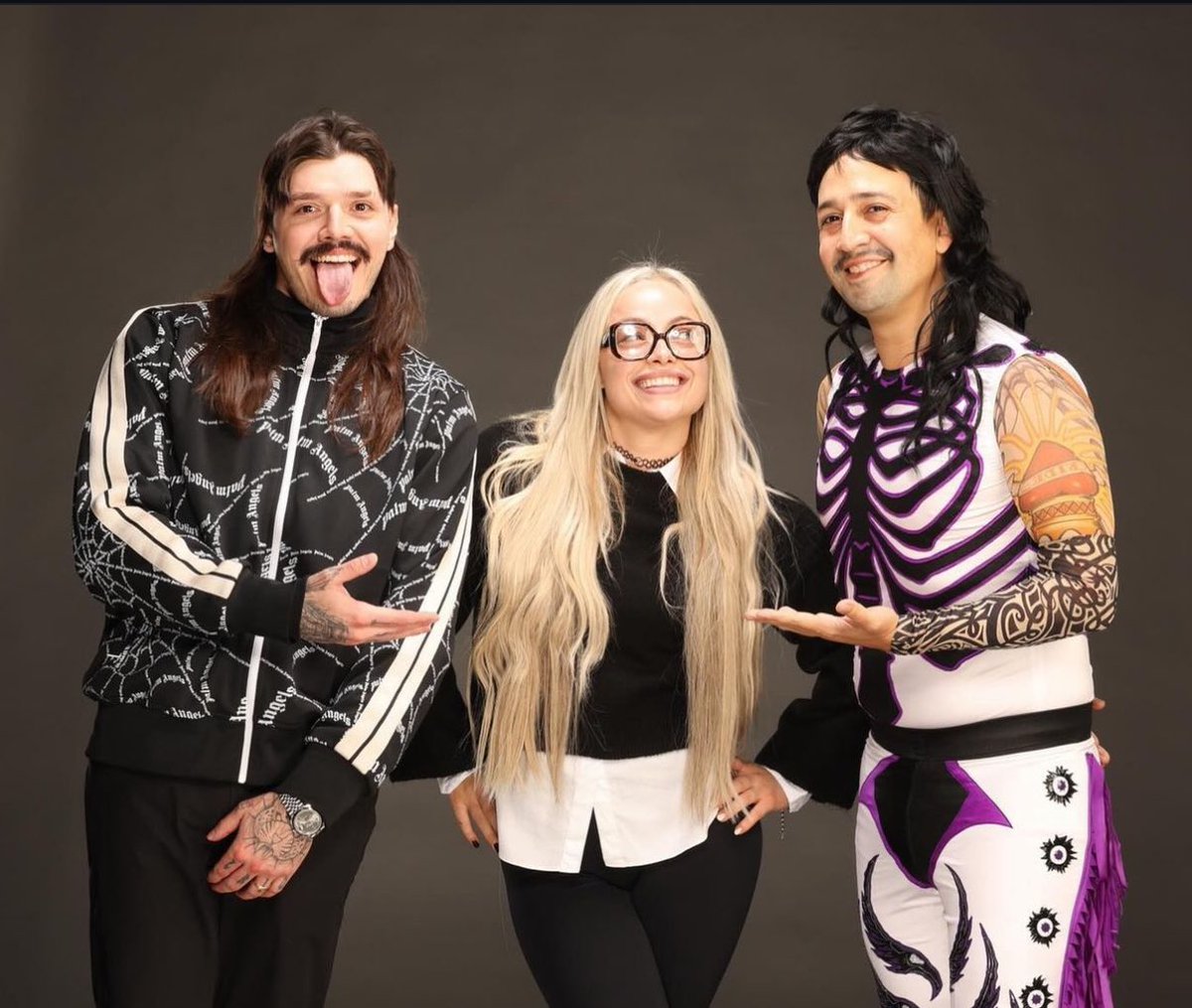 Lin-Manuel Miranda dresses up as Dominik Mysterio for Halloween.