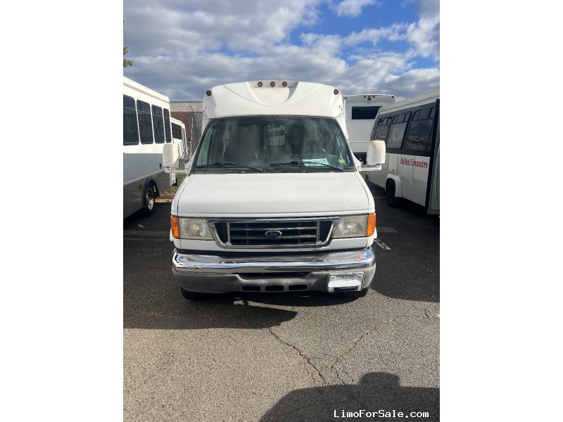 LimoForSale_com's tweet photo. 2007, Ford Cutaway, Van Shuttle / Tour:  

 Year OEM Built:
 
 2007 

 Make &amp; Model:
 
 Ford Cutaway 

 Price:
 
 $4,500 

 Body Style:
 
 Van Shuttle / Tour 

 Mileage:
 
 262,538 miles 

 Category:
 
 Sprinter https://t.co/gVvX9jWQl8 https://t.co/voMGnjnX5h